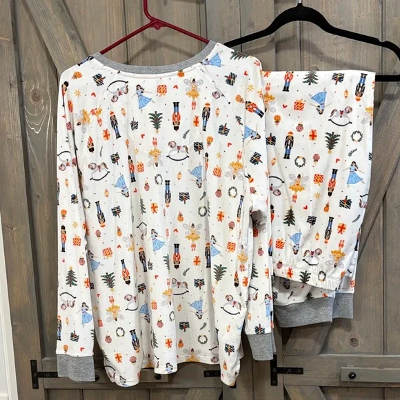 Cuddl Duds Pajama Set White with Festive Print - Picture 5 of 5